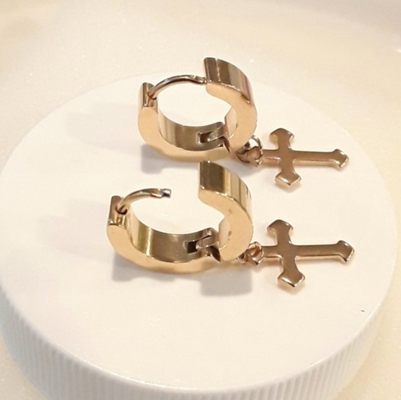 NEW Huggie Hoop Cathedral Cross Earrings - Picture 2 of 8